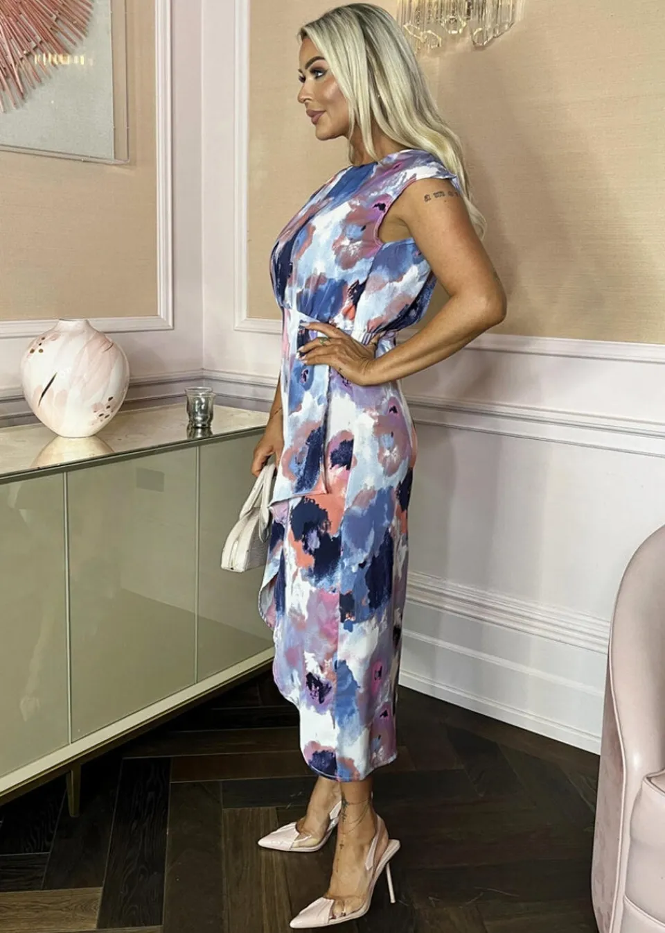 Dresses>AX Paris Multi Smudge Print Dipped Hem Midi Dress