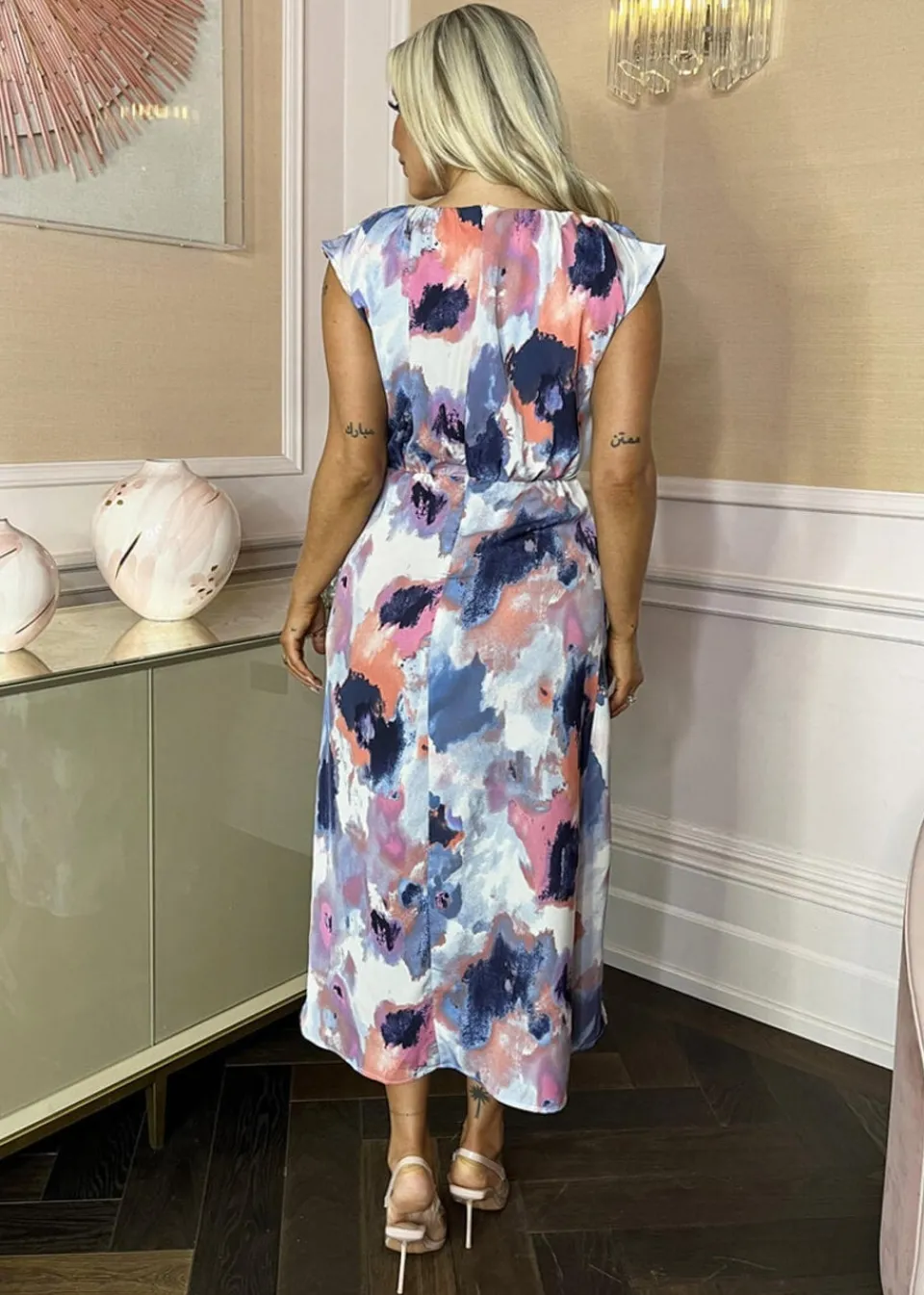 Dresses>AX Paris Multi Smudge Print Dipped Hem Midi Dress