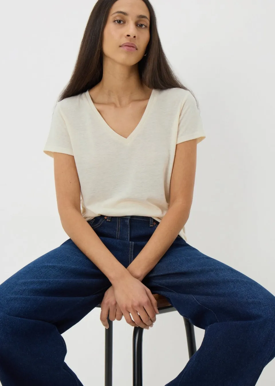 T-Shirts>Papaya Beige Linen Blend V-Neck T-Shirt