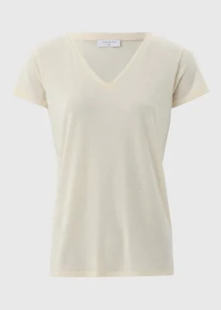 T-Shirts><noscript><img width=