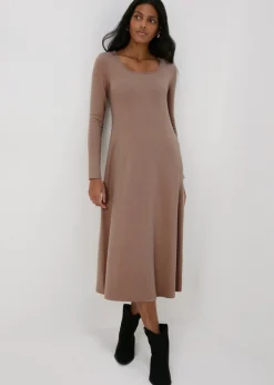 Dresses>Papaya Beige Ribbed Scoop Neck Midi Dress
