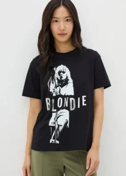 T-Shirts><noscript><img width=