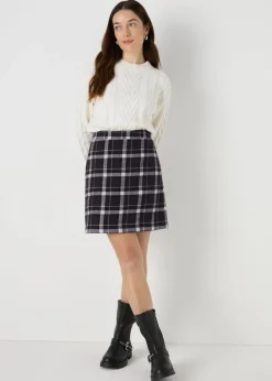Skirts><noscript><img width=