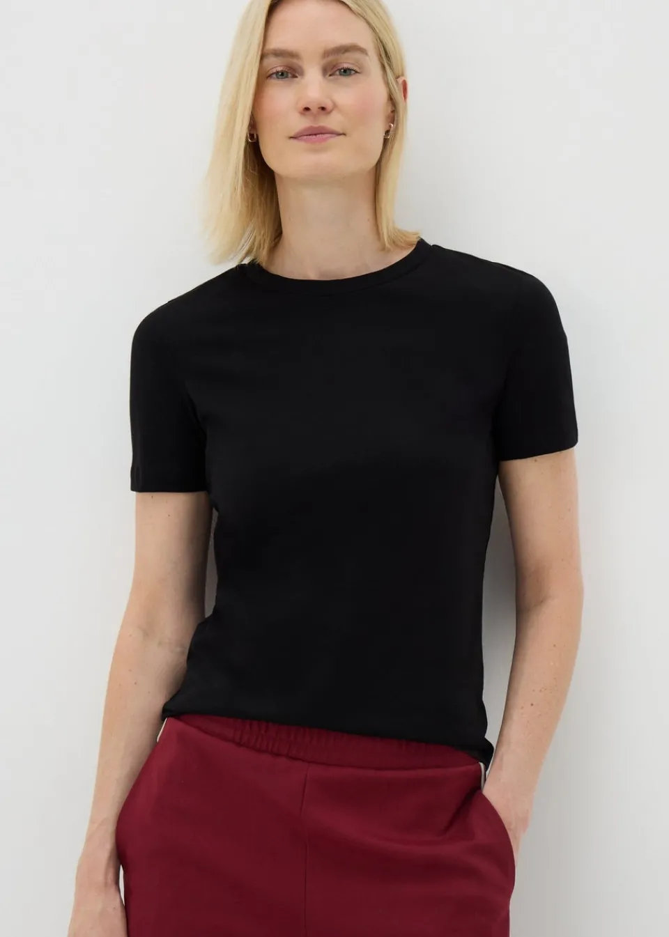 T-Shirts>Papaya Black Crew Neck T-shirt