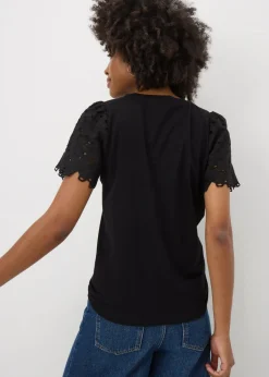 T-Shirts>Papaya Floral Lace T-Shirt Black