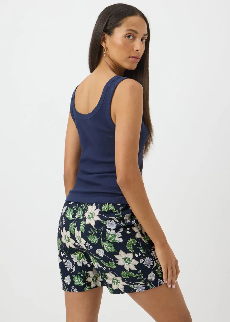 Shorts> Black Floral Textured Shorts