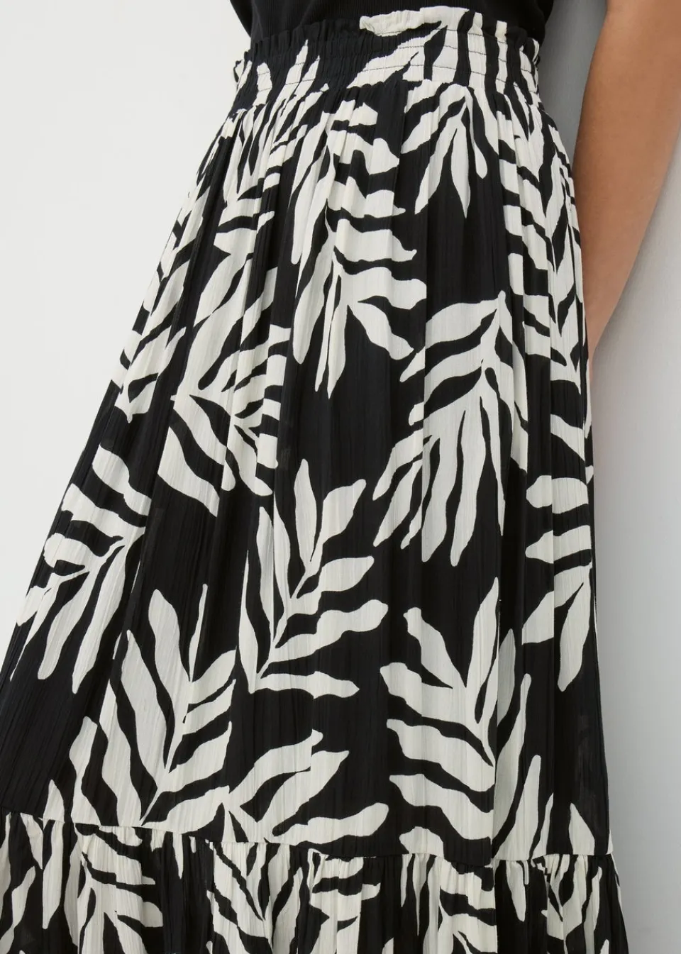 Skirts>Papaya Black Monochrome Leaf Cheesecloth Maxi Skirt
