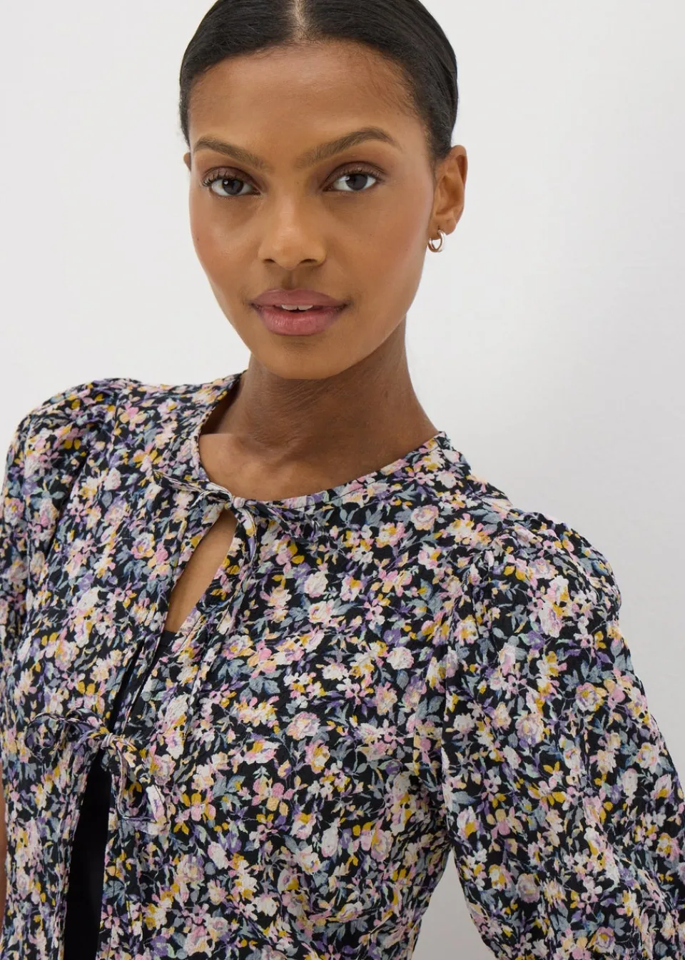 Tops>Papaya Black Tie Front Peplum Floral Blouse