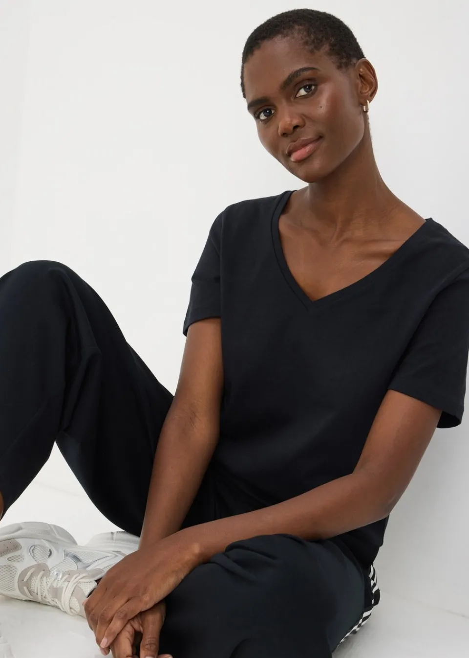 T-Shirts>Papaya Black V-Neck Regular Fit T-Shirt