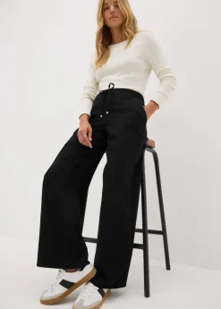Trousers><noscript><img width=