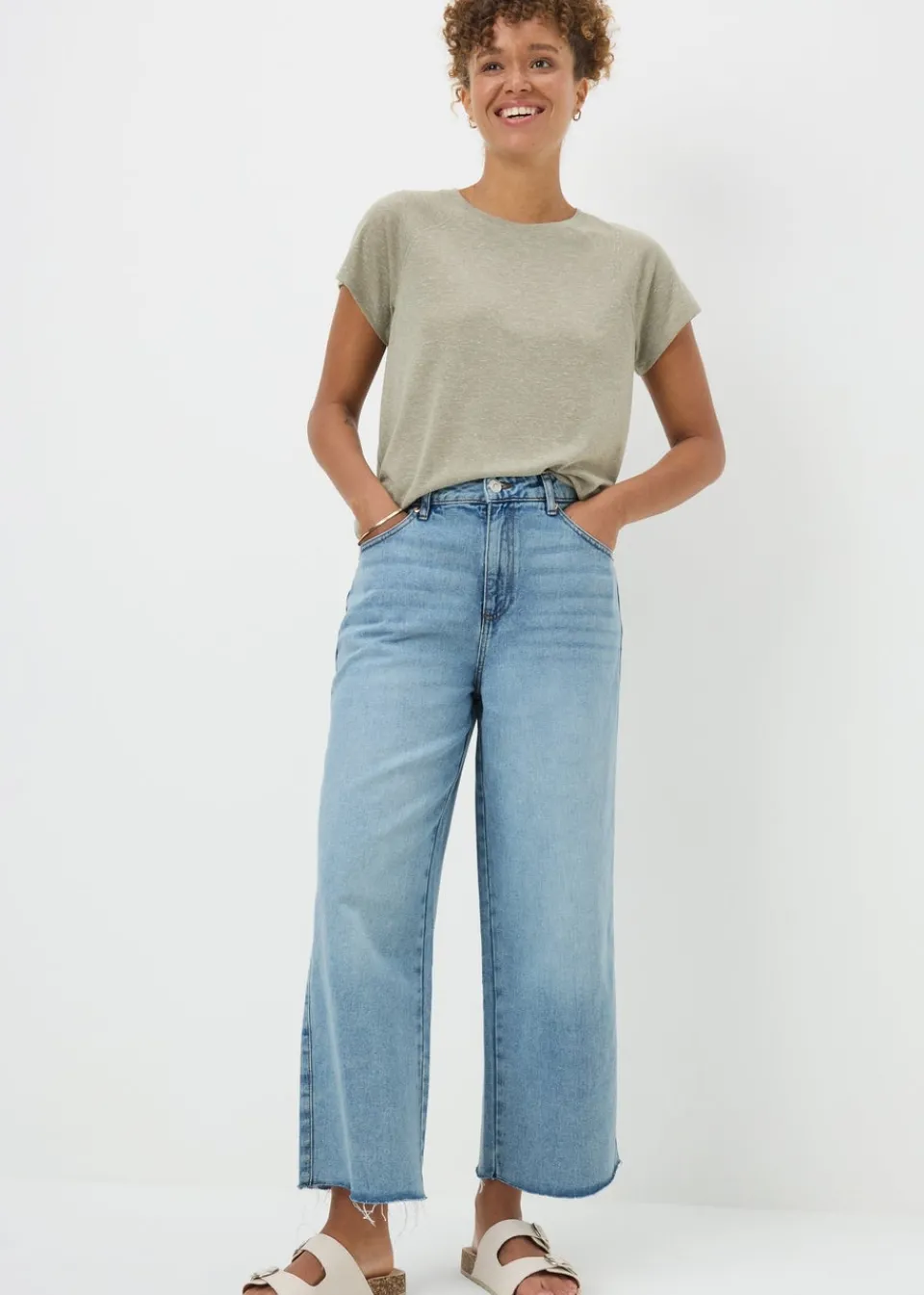 Jeans & Jeggings>Papaya Denim Blue Light Wash Wide Leg Cropped Jeans