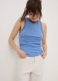 Tops><noscript><img width=