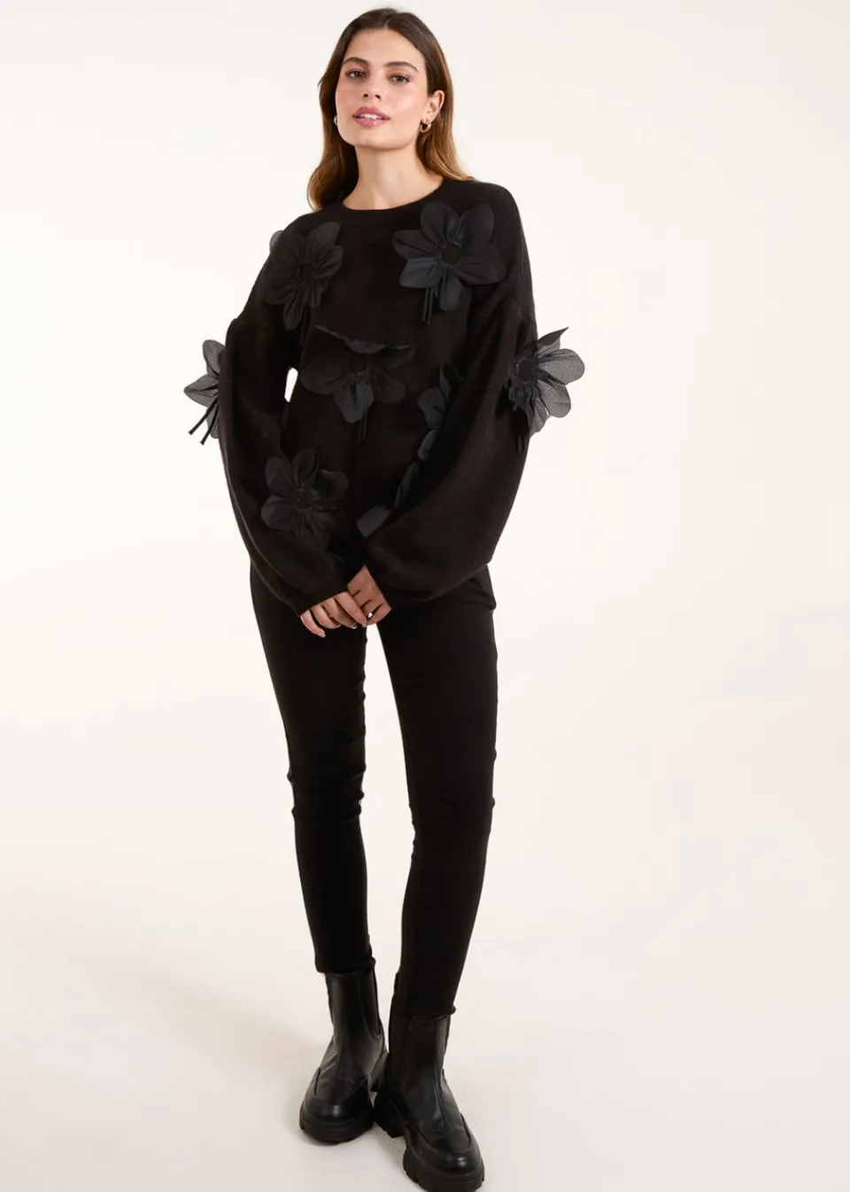 Tops>Blue Vanilla Black Applique Flower Jumper