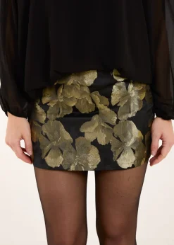 Skirts><noscript><img width=