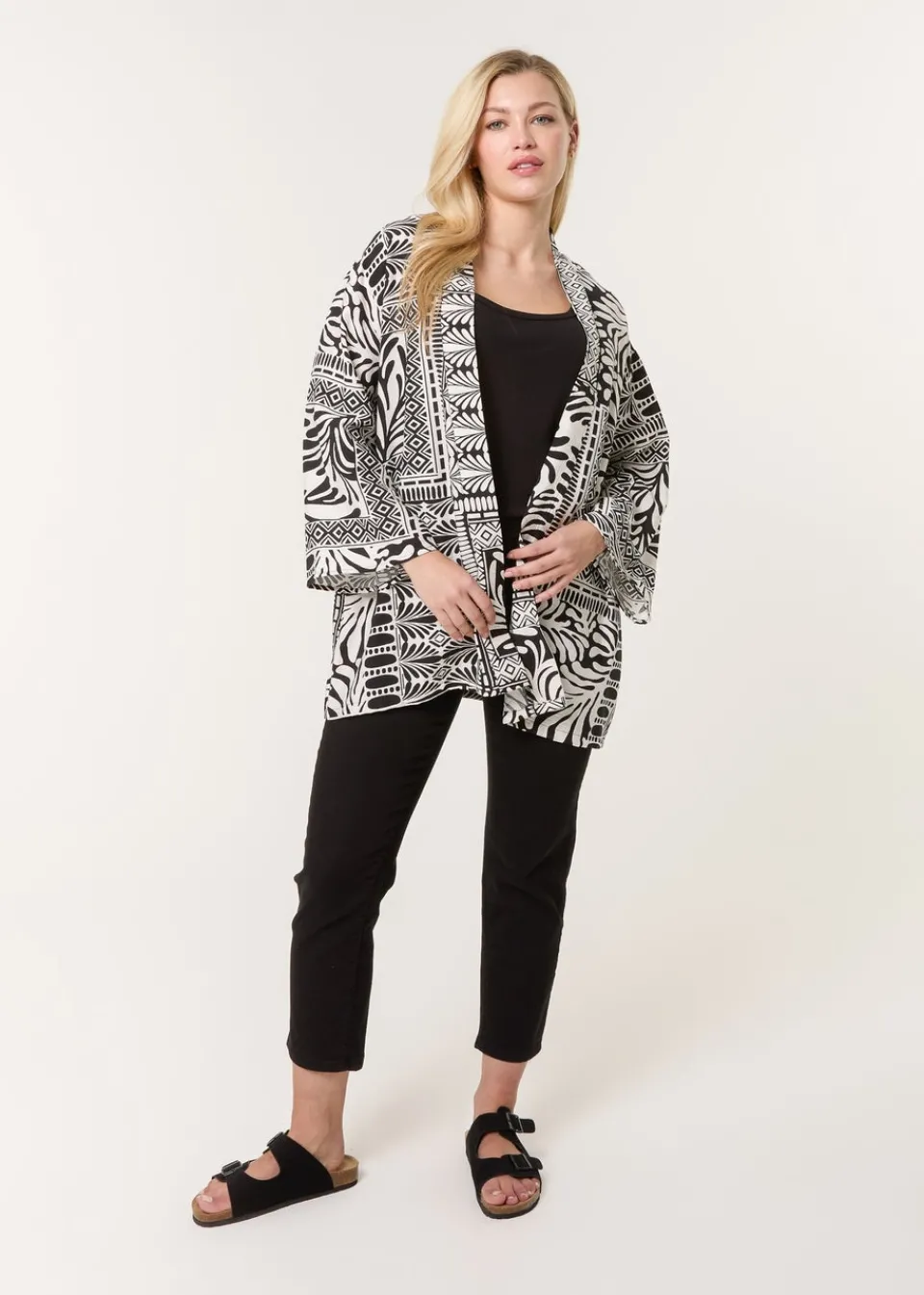 Tops>Blue Vanilla Black Kimono With Geometric Print