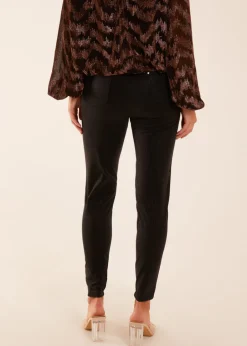 Jeans & Jeggings>Blue Vanilla Black Mid Rise Cropped Straight Leg Jeans