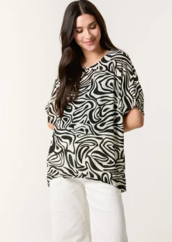 Tops>Blue Vanilla Black Short-Sleeved Top With Abstract Print