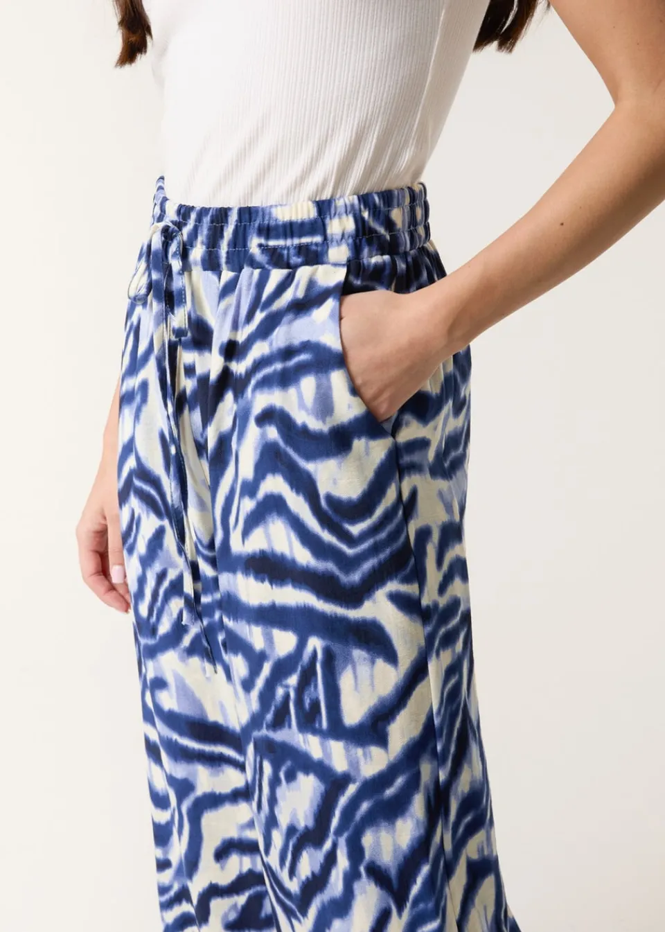 Trousers>Blue Vanilla Blue Printed Elastic Trousers