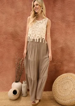 Skirts><noscript><img width=