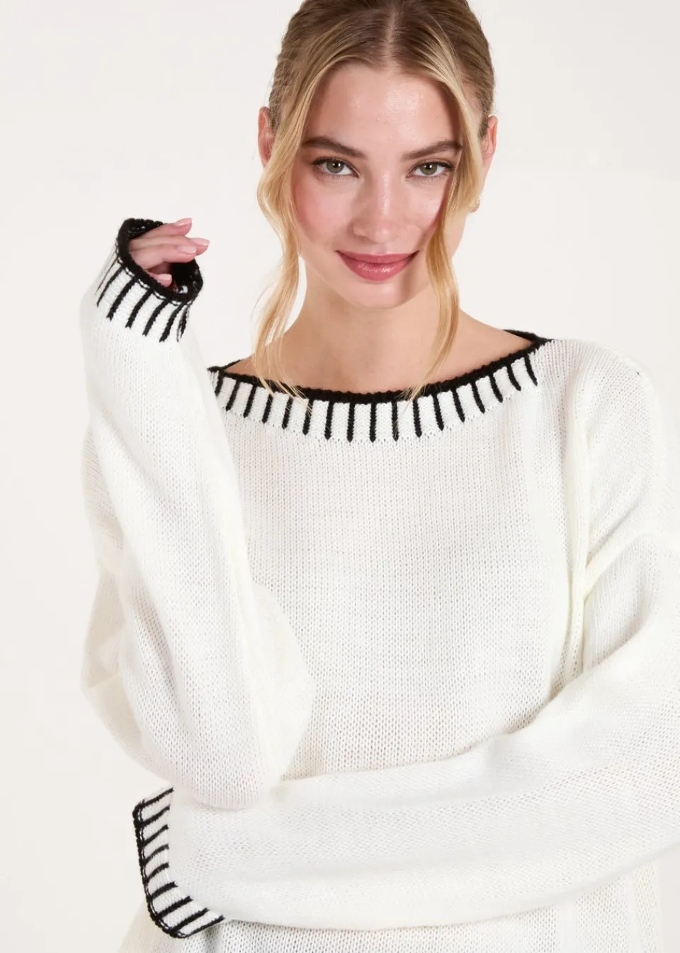 Tops>Blue Vanilla Cream Stitch Edge Round Neck Jumper