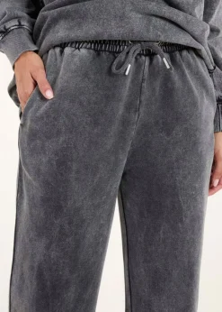 Trousers><noscript><img width=