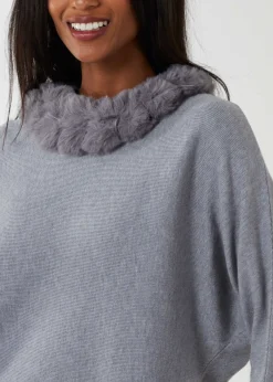 Knitwear><noscript><img width=