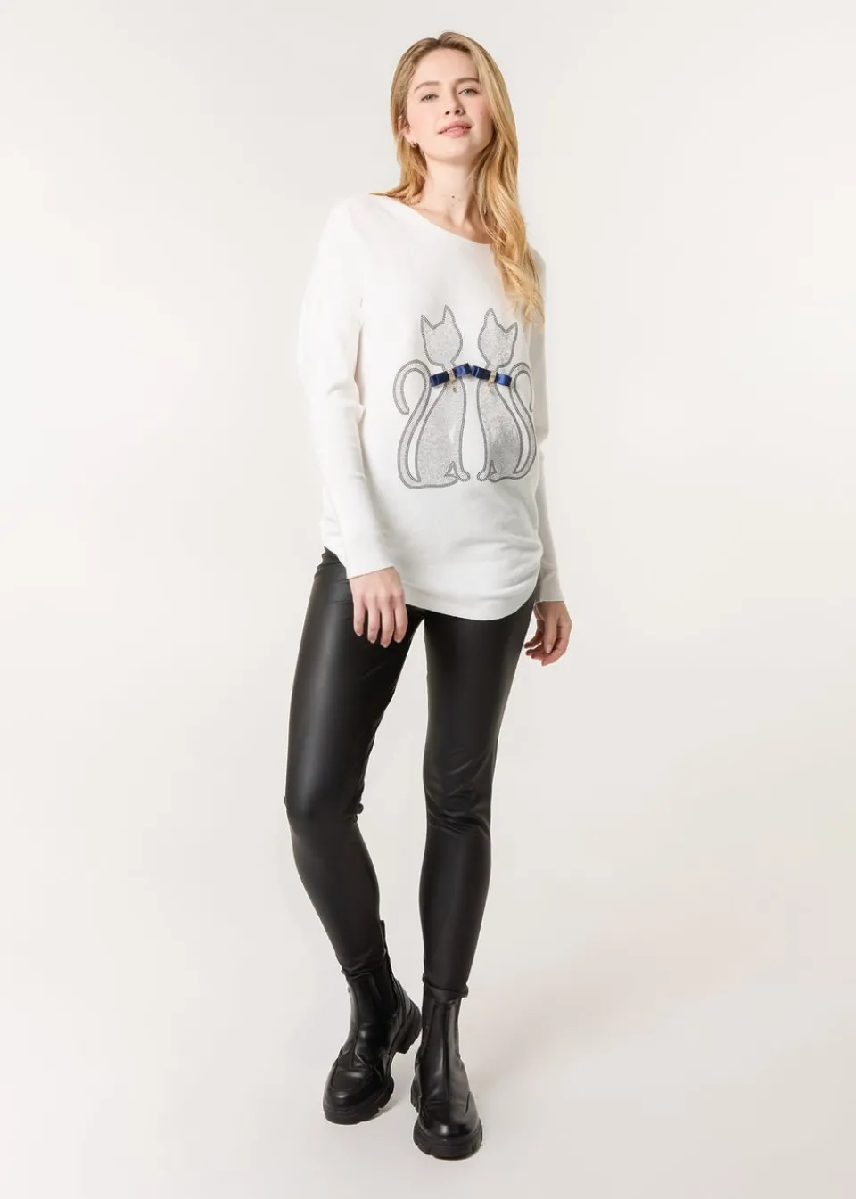 Tops>Blue Vanilla Ivory Embellished Cat Jumper