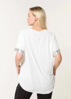 T-Shirts><noscript><img width=