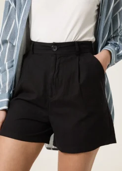 Shorts>Blue Vanilla Ivory Shorts With Pleated Design