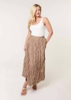 Skirts><noscript><img width=