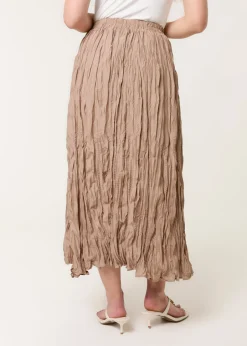 Skirts><noscript><img width=