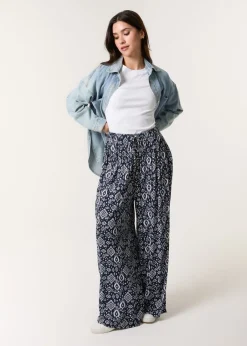 Trousers><noscript><img width=