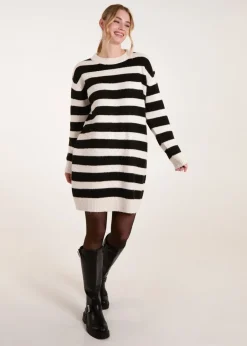Knitwear><noscript><img width=