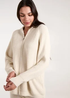 Loungewear><noscript><img width=