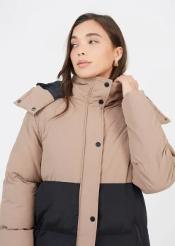 Coats & Jackets><noscript><img width=
