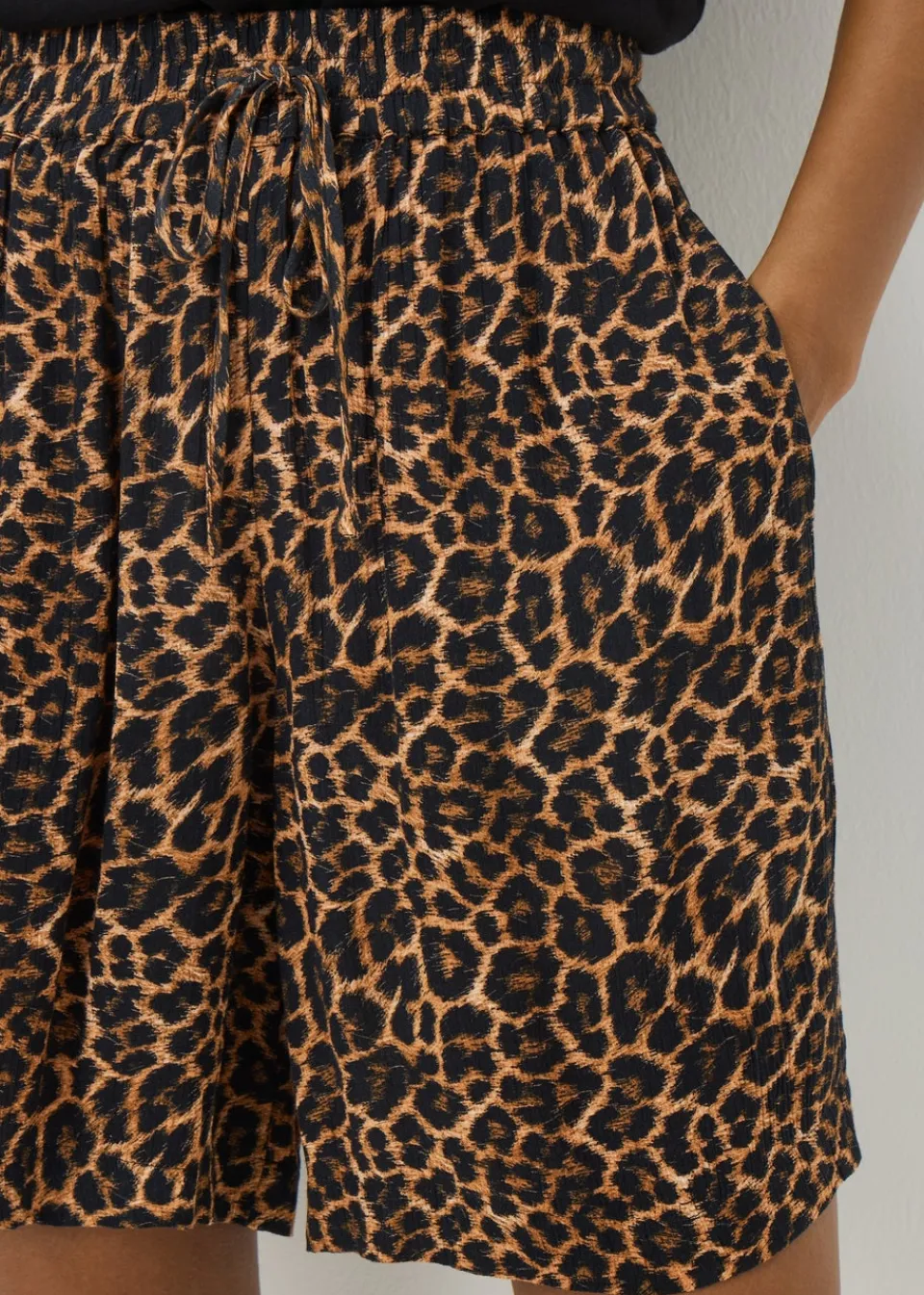 Shorts>Papaya Brown Animal Print Crinkle Shorts