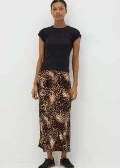 Skirts><noscript><img width=