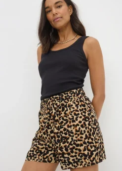 Shorts>Papaya Brown Leopard Print Shorts