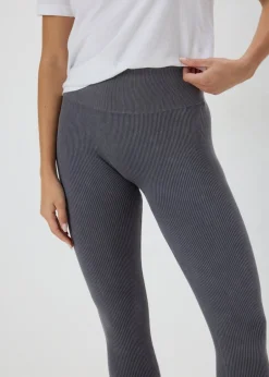 Leggings><noscript><img width=