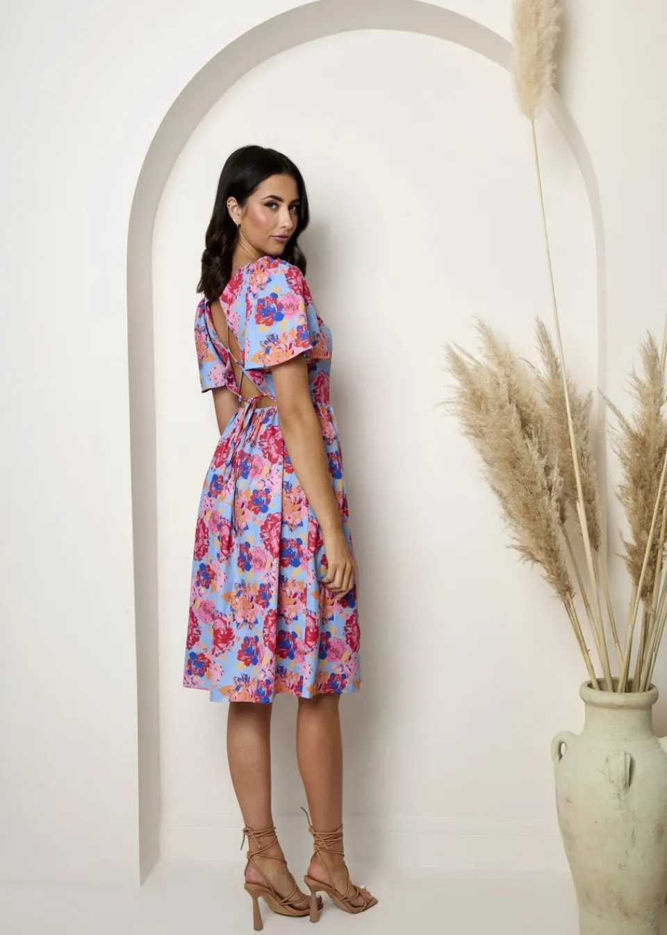 Dresses>Chi Chi London Blue Square Neck Floral Midi Dress