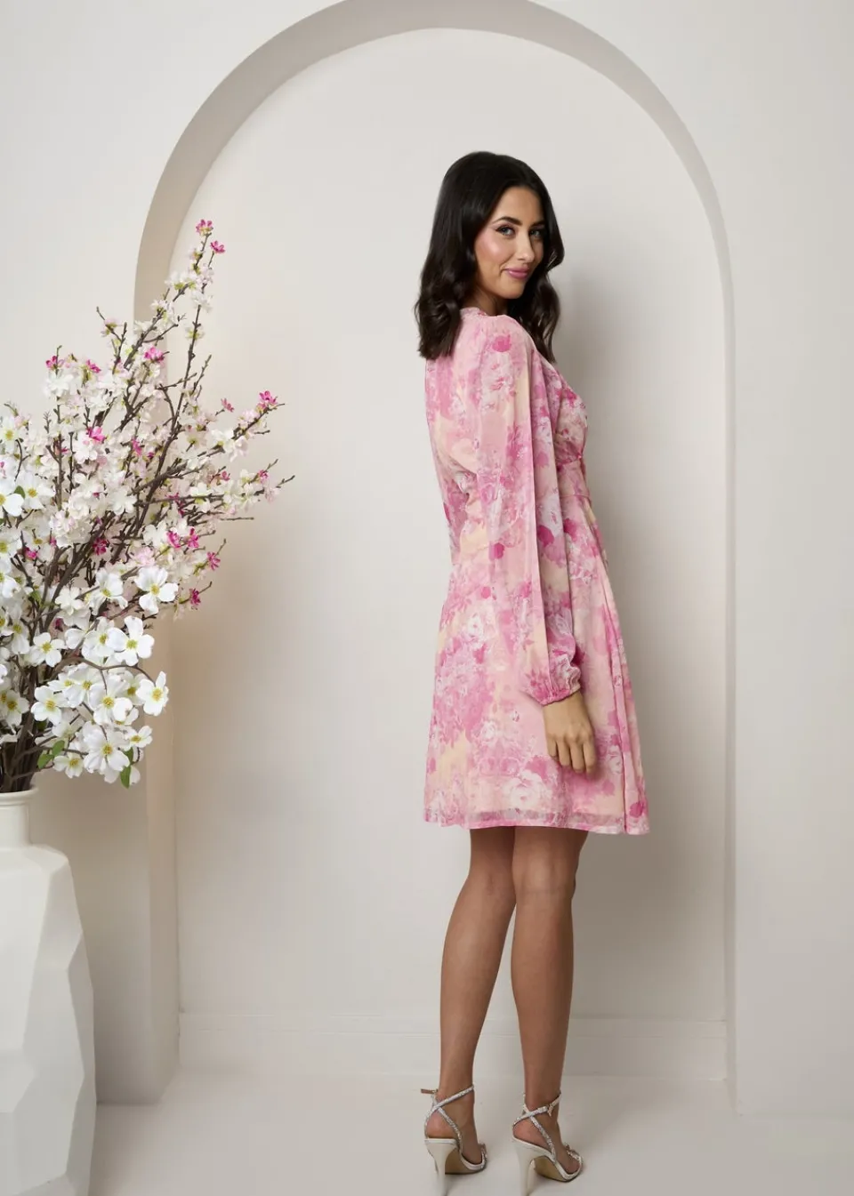 Dresses>Chi Chi London Pink Plus Size Long Sleeve Floral Mini Dress