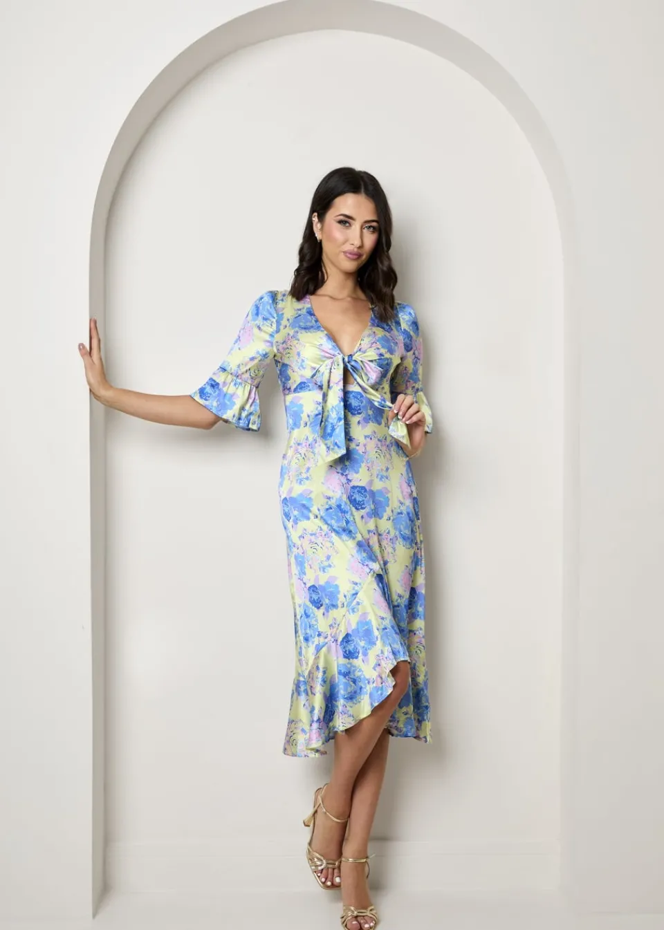 Dresses>Chi Chi London Yellow Short Sleeve Tie Front Floral Midi Dress