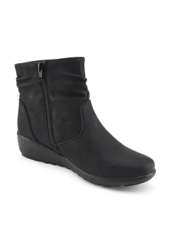 Footwear><noscript><img width=