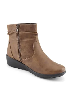 Footwear><noscript><img width=