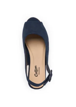 Footwear><noscript><img width=