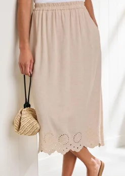 Skirts><noscript><img width=