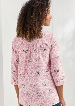 Tops><noscript><img width=