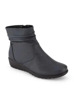 Footwear><noscript><img width=