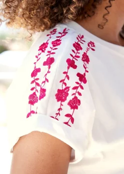 T-Shirts><noscript><img width=