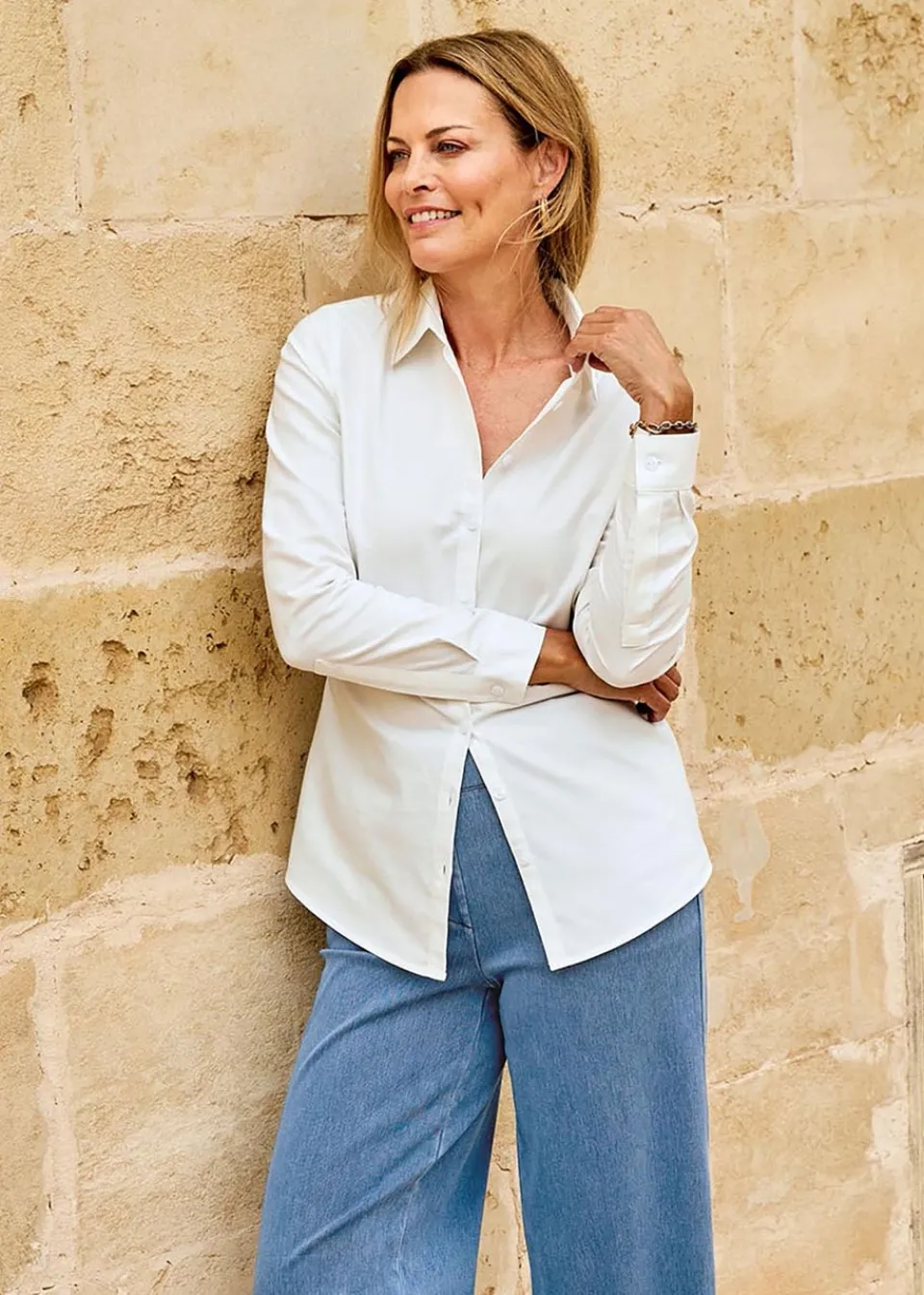 Tops>Cotton Traders White Oxford Shirt